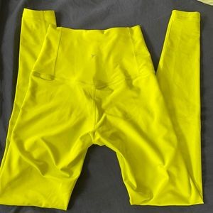Old Navy Active Neon high waist power soft workout leggings.